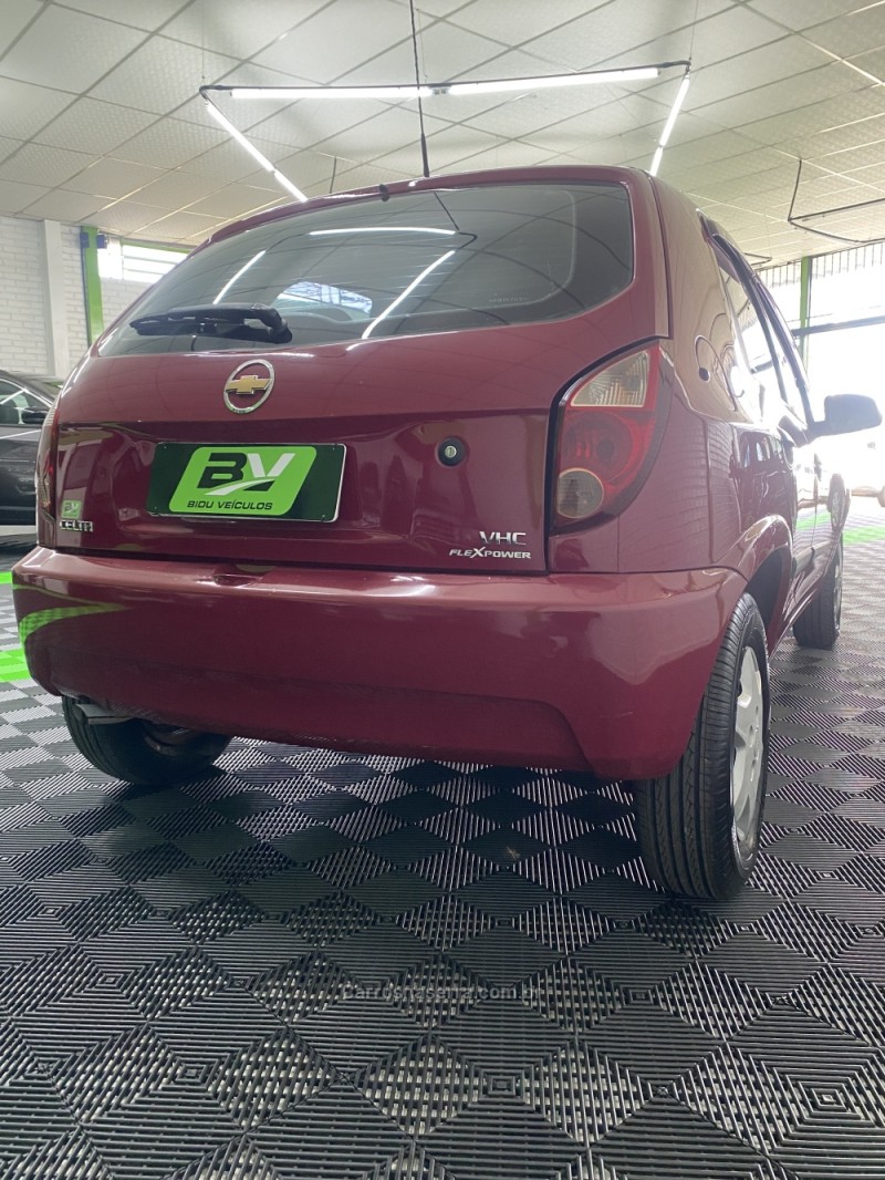 CELTA 1.0 MPFI SPIRIT 8V FLEX 4P MANUAL - 2009 - VACARIA