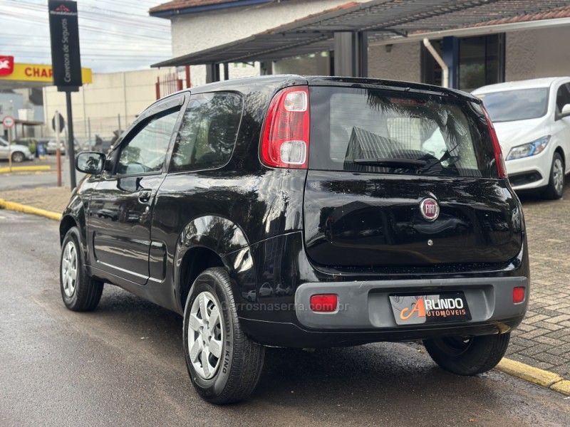 UNO 1.0 VIVACE 8V FLEX 2P MANUAL - 2013 - PAROBé