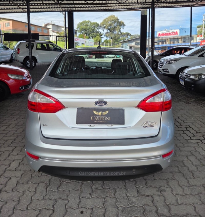 FIESTA 1.6 SE SEDAN 16V FLEX 4P MANUAL - 2016 - CAXIAS DO SUL