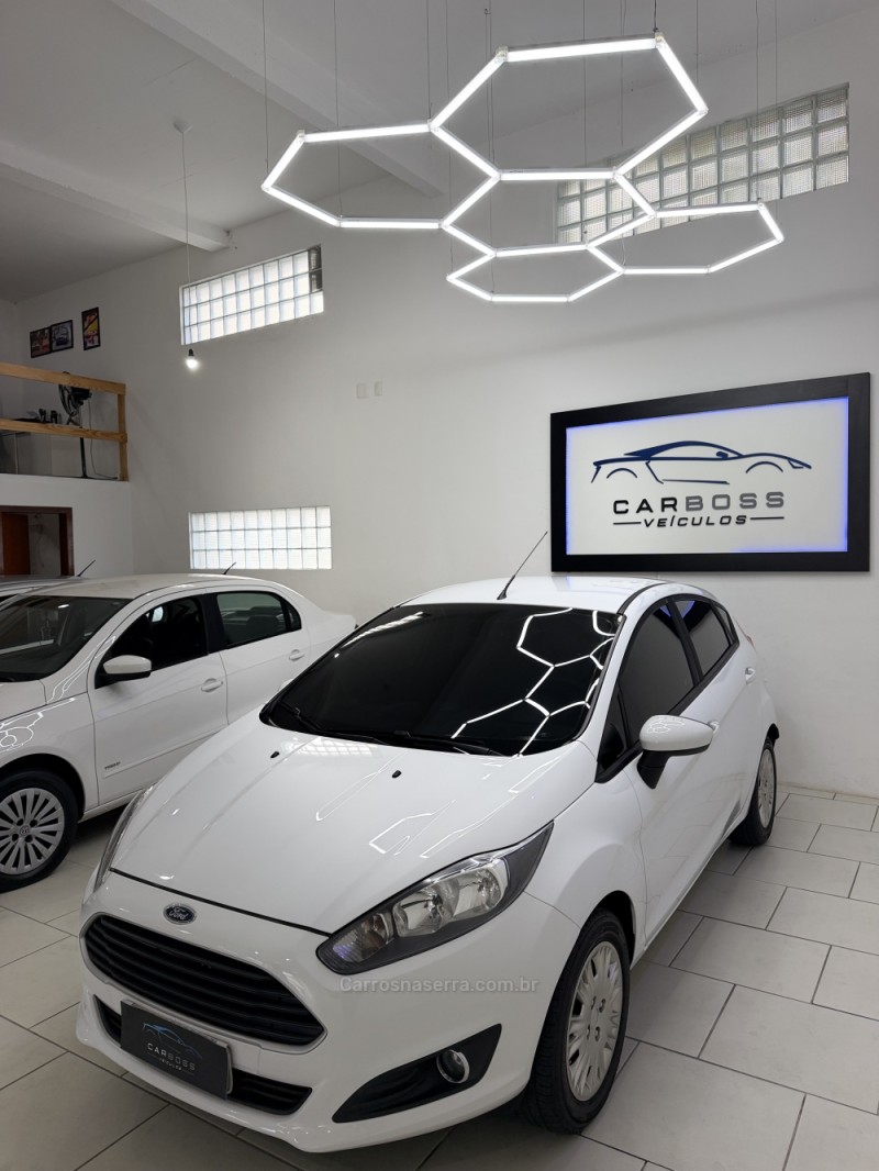 FIESTA 1.5 SE HATCH 16V FLEX 4P MANUAL - 2016 - CAXIAS DO SUL