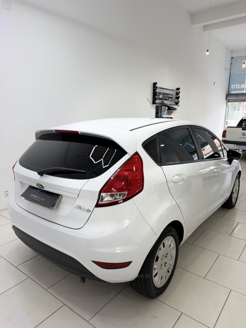 FIESTA 1.5 SE HATCH 16V FLEX 4P MANUAL - 2016 - CAXIAS DO SUL