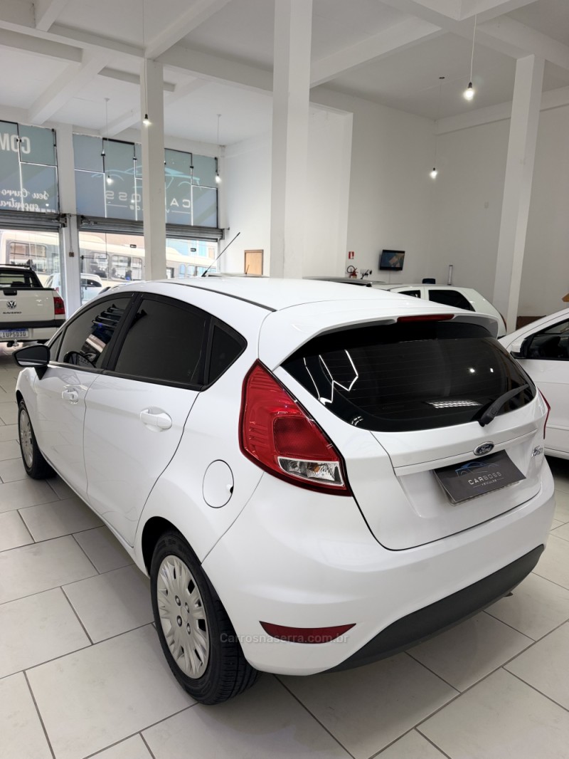 FIESTA 1.5 SE HATCH 16V FLEX 4P MANUAL - 2016 - CAXIAS DO SUL