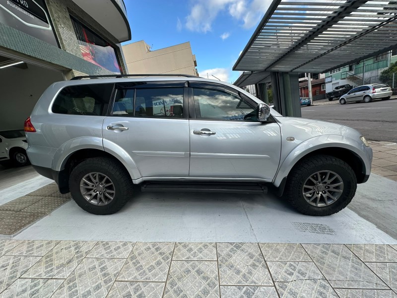 PAJERO DAKAR 3.2 HPE 4X4 7 LUGARES 16V TURBO INTERCOOLER DIESEL 4P AUTOMÁTICO - 2011 - CAXIAS DO SUL