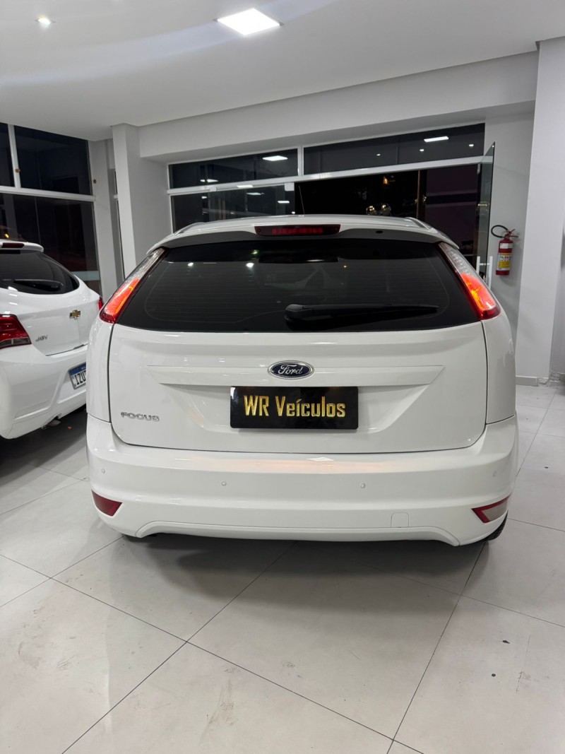 FOCUS 1.6 GLX 16V FLEX 4P MANUAL - 2013 - BENTO GONçALVES
