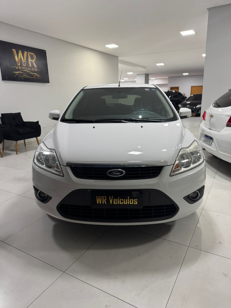 FOCUS 1.6 GLX 16V FLEX 4P MANUAL - 2013 - BENTO GONçALVES