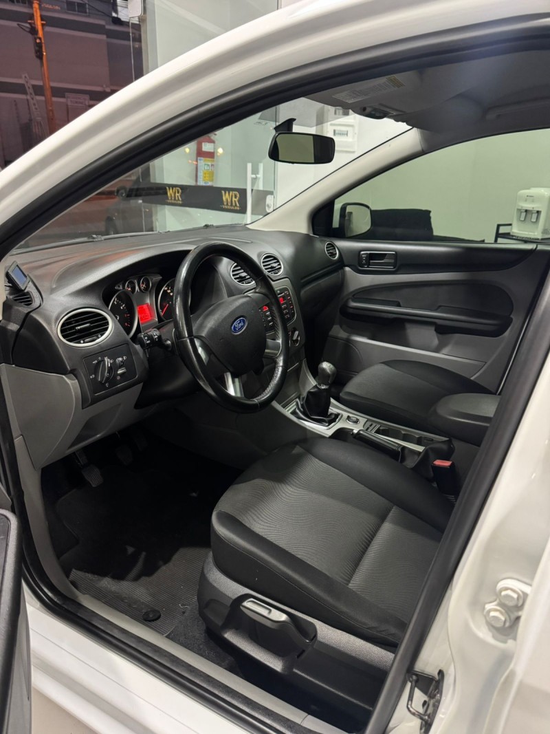 FOCUS 1.6 GLX 16V FLEX 4P MANUAL - 2013 - BENTO GONçALVES