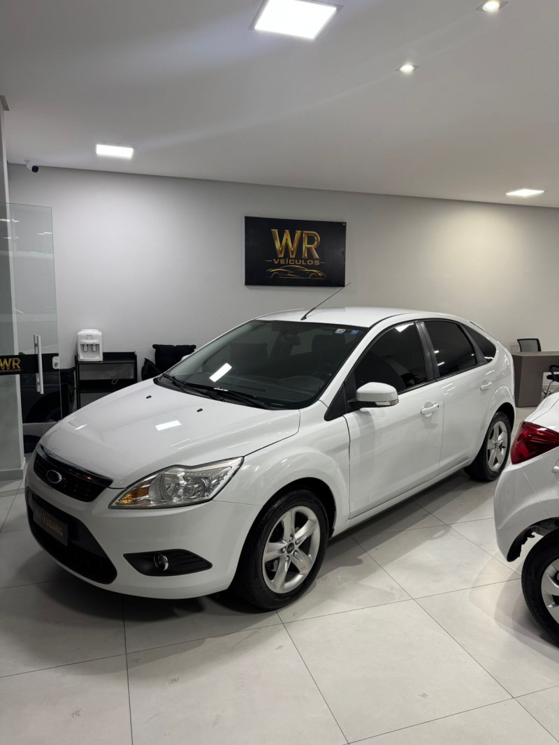 FOCUS 1.6 GLX 16V FLEX 4P MANUAL - 2013 - BENTO GONçALVES