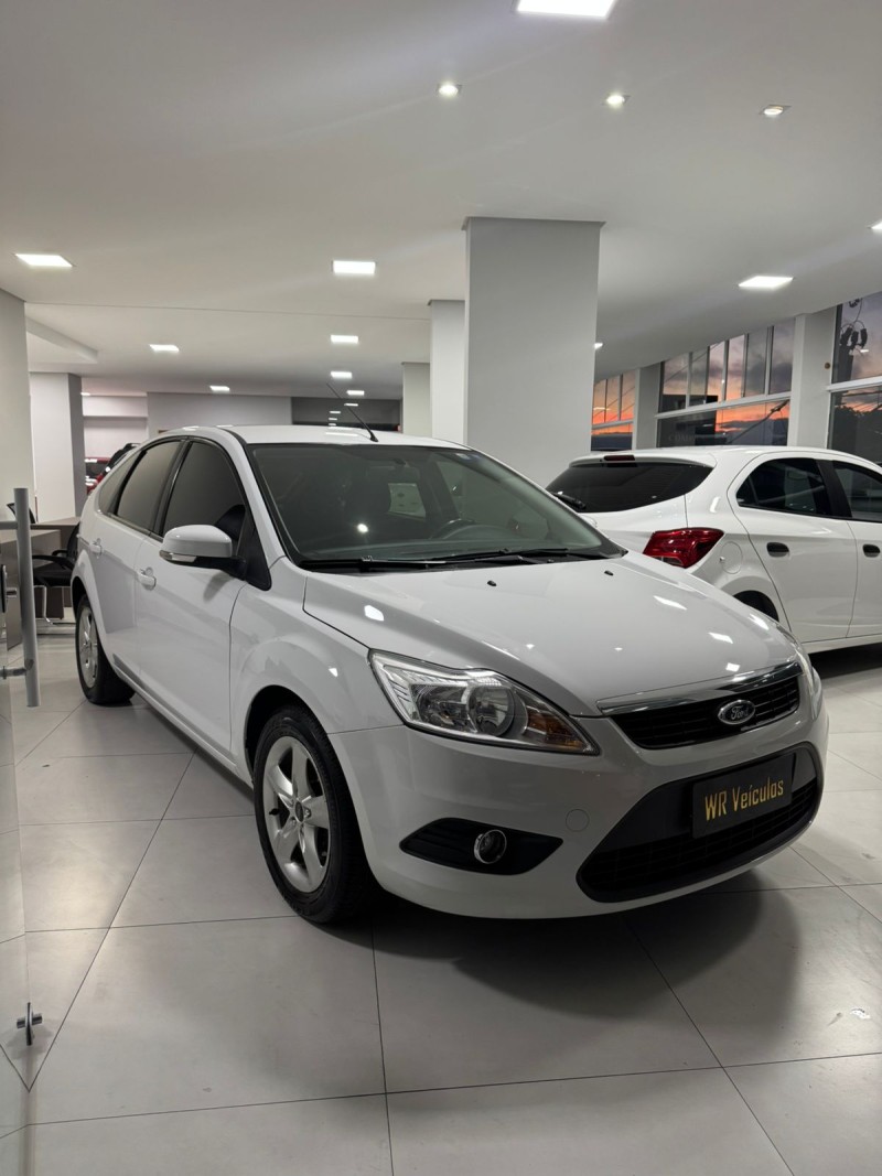 FOCUS 1.6 GLX 16V FLEX 4P MANUAL - 2013 - BENTO GONçALVES