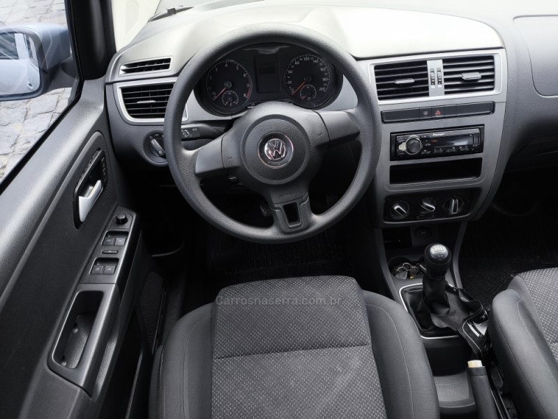 FOX 1.0 MI 8V FLEX 4P MANUAL - 2015 - FARROUPILHA