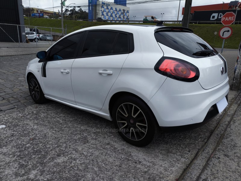 BRAVO 1.8 SPORTING 16V FLEX 4P AUTOMATIZADO - 2014 - FARROUPILHA