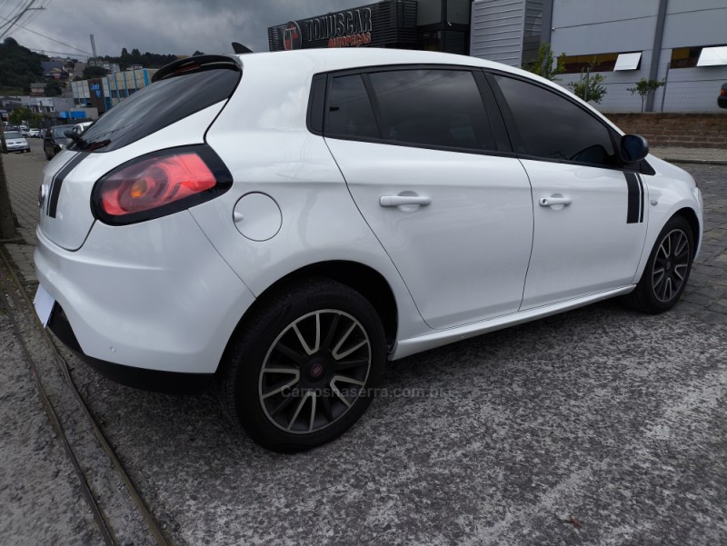 BRAVO 1.8 SPORTING 16V FLEX 4P AUTOMATIZADO - 2014 - FARROUPILHA