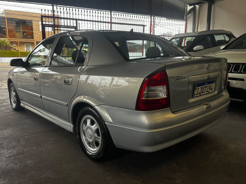ASTRA 1.8 MPFI MILLENIUM II SEDAN 8V GASOLINA 4P MANUAL - 2001 - CAXIAS DO SUL