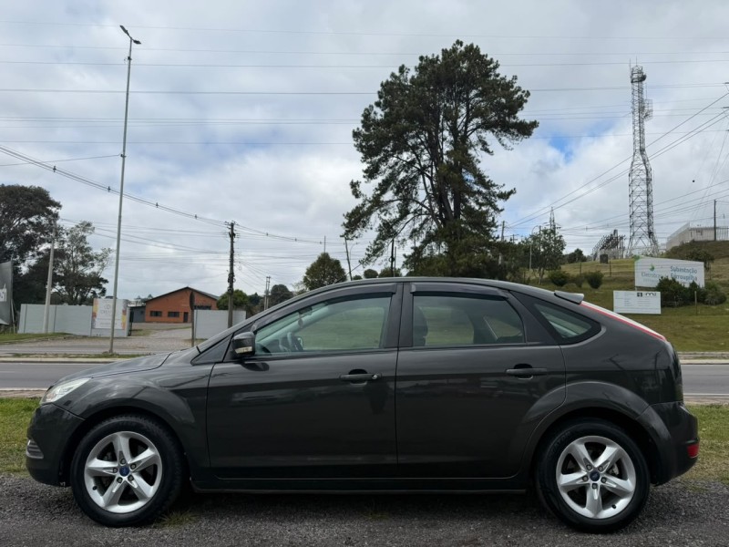FOCUS 1.6 GLX 16V FLEX 4P MANUAL - 2013 - FARROUPILHA