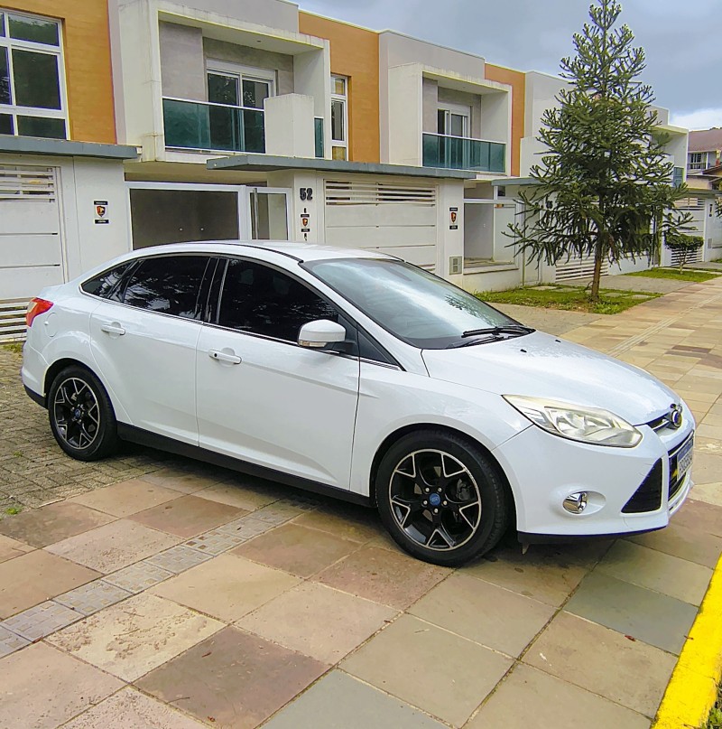 FOCUS 2.0 FC 16V FLEX 4P AUTOMÁTICO - 2015 - FARROUPILHA