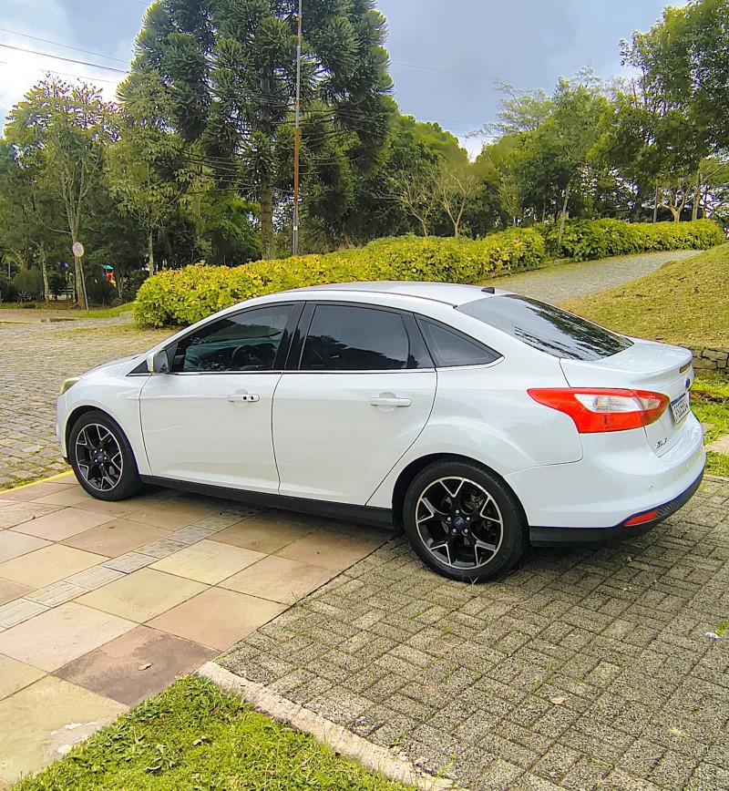 FOCUS 2.0 FC 16V FLEX 4P AUTOMÁTICO - 2015 - FARROUPILHA