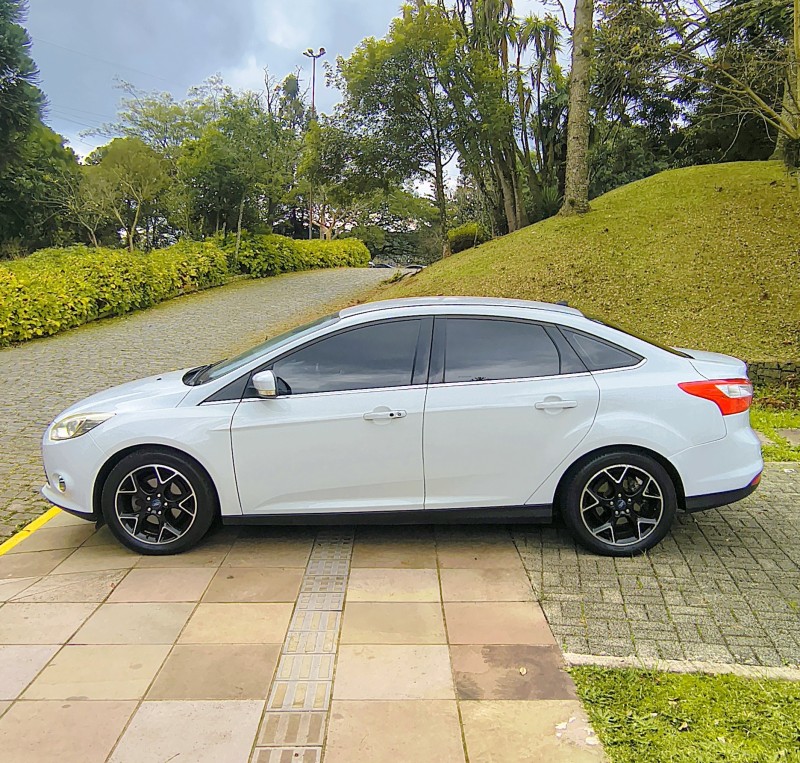 FOCUS 2.0 FC 16V FLEX 4P AUTOMÁTICO - 2015 - FARROUPILHA