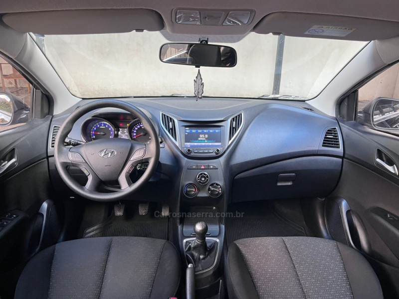 HB20 1.0 COMFORT 16V FLEX 4P MANUAL - 2017 - NOVO HAMBURGO