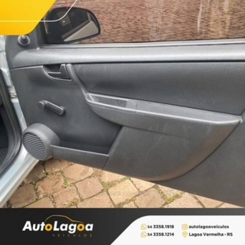 CELTA 1.0 MPFI LIFE 8V FLEX 4P MANUAL - 2011 - LAGOA VERMELHA
