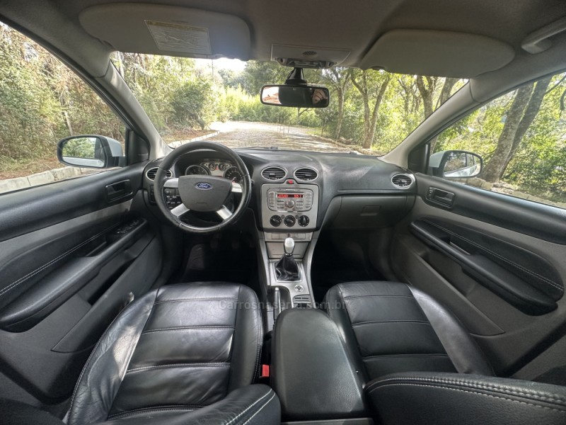 FOCUS 2.0 GLX 16V FLEX 4P MANUAL - 2013 - NOVA PRATA