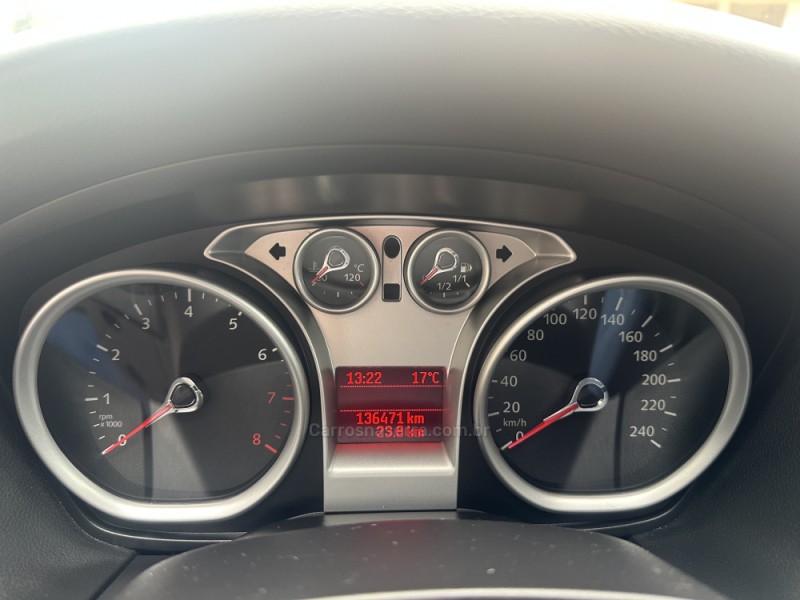 FOCUS 2.0 GLX 16V FLEX 4P MANUAL - 2013 - NOVA PRATA