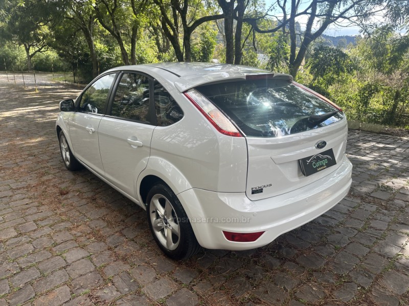 FOCUS 2.0 GLX 16V FLEX 4P MANUAL - 2013 - NOVA PRATA