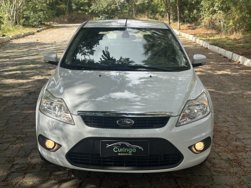 FOCUS 2.0 GLX 16V FLEX 4P MANUAL - 2013 - NOVA PRATA