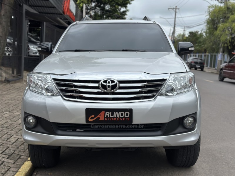 HILUX SW4 2.7 SR 4X2 16V FLEX 4P MANUAL - 2013 - PAROBé