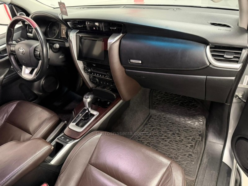 HILUX SW4 2.8 SRX 4X4 16V TURBO INTERCOOLER DIESEL 4P AUTOMÁTICO - 2017 - CAXIAS DO SUL