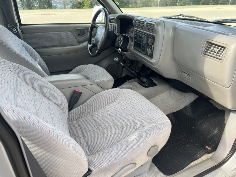 S10 2.5 STD 4X4 CD 8V TURBO DIESEL 4P MANUAL - 2000 - ANTôNIO PRADO