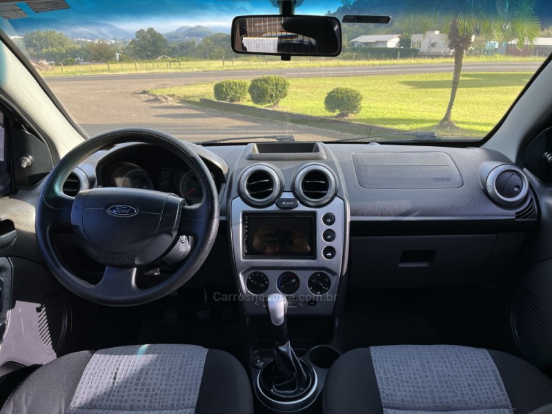 FIESTA 1.6 MPI CLASS SEDAN 8V FLEX 4P MANUAL - 2013 - BOM PRINCíPIO