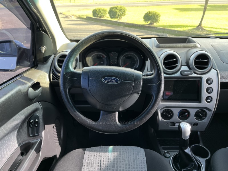 FIESTA 1.6 MPI CLASS SEDAN 8V FLEX 4P MANUAL - 2013 - BOM PRINCíPIO