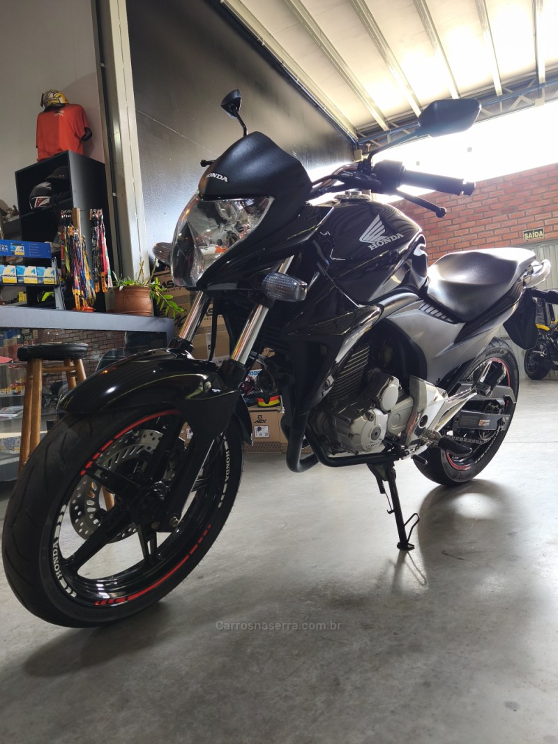 CB 300R  - 2015 - CARLOS BARBOSA