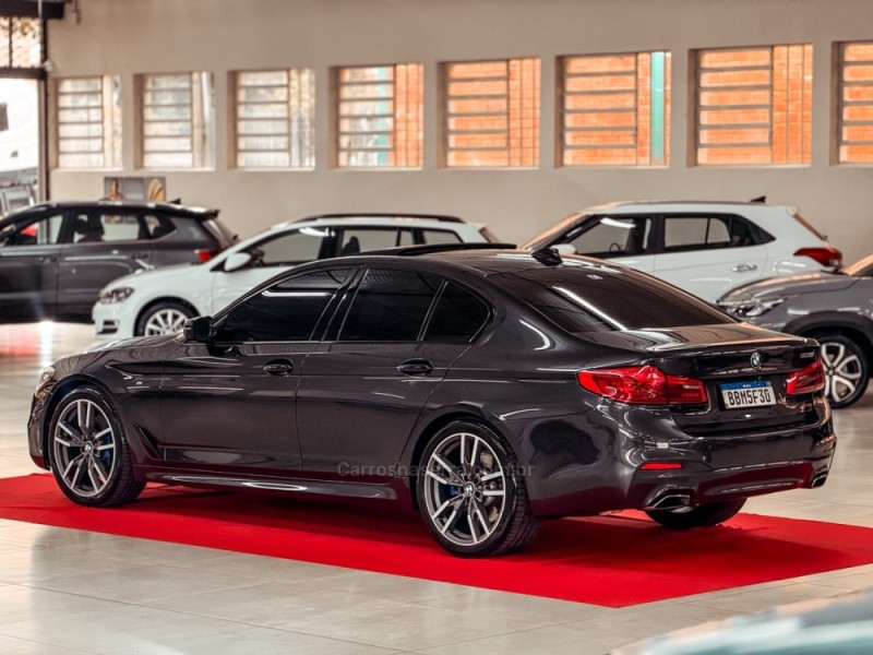 530I 2.0 M SPORT 16V TURBO GASOLINA 4P AUTOMÁTICO - 2017 - NOVA PRATA