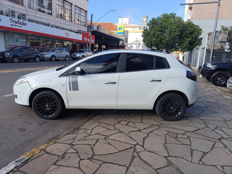 BRAVO 1.8 ABSOLUTE 16V FLEX 4P MANUAL - 2012 - FLORES DA CUNHA