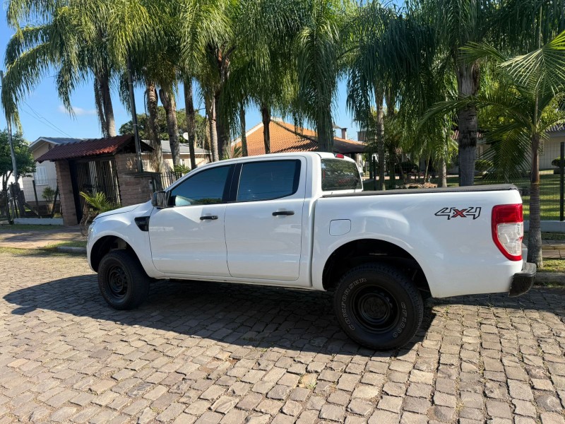 RANGER 2.0 XL CD TURBO 4X4 DIESEL 4P MANUAL - 2013 - FELIZ