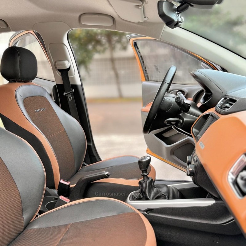 ONIX 1.4 MPFI ACTIV 8V FLEX 4P MANUAL - 2019 - NOVO HAMBURGO
