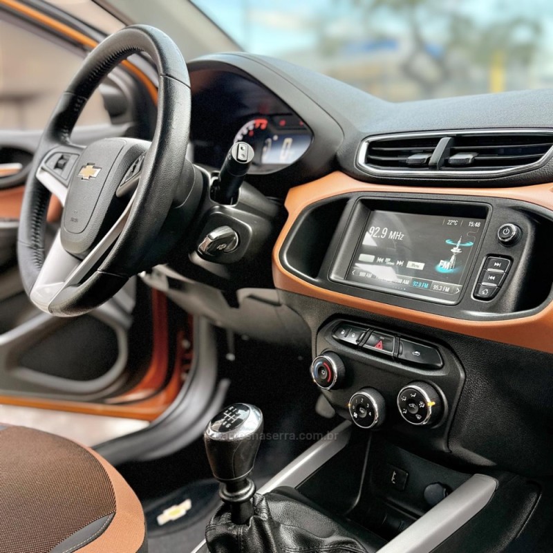 ONIX 1.4 MPFI ACTIV 8V FLEX 4P MANUAL - 2019 - NOVO HAMBURGO