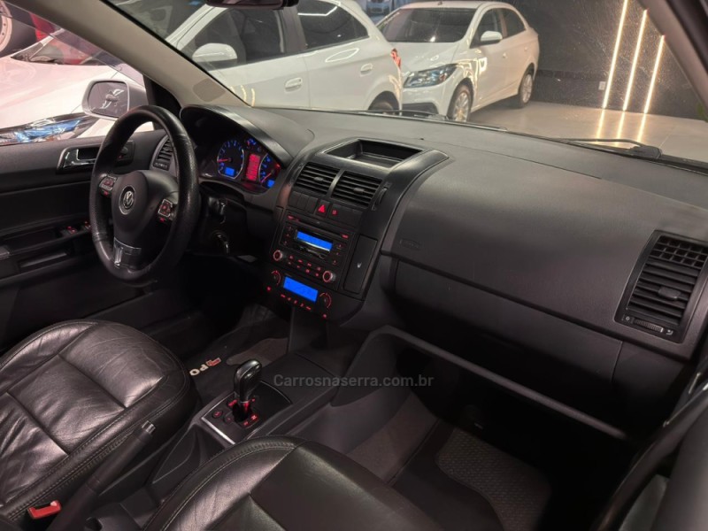 POLO SEDAN 1.6 MI COMFORTLINE 8V FLEX 4P AUTOMATIZADO - 2010 - ESTâNCIA VELHA