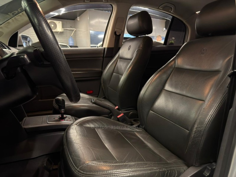 POLO SEDAN 1.6 MI COMFORTLINE 8V FLEX 4P AUTOMATIZADO - 2010 - ESTâNCIA VELHA