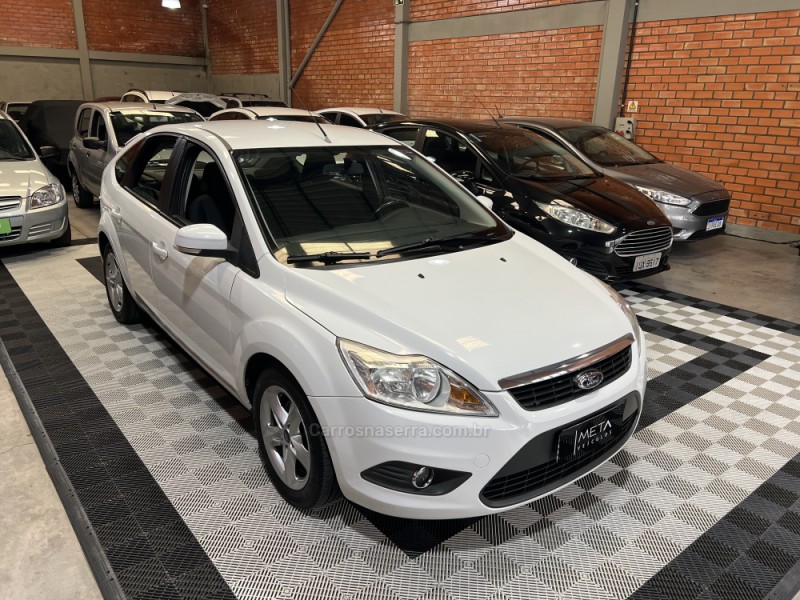 FOCUS 1.6 GLX 16V FLEX 4P MANUAL - 2013 - BENTO GONçALVES