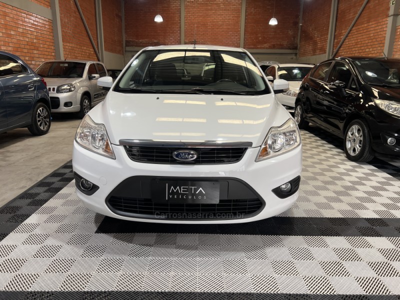 FOCUS 1.6 GLX 16V FLEX 4P MANUAL - 2013 - BENTO GONçALVES