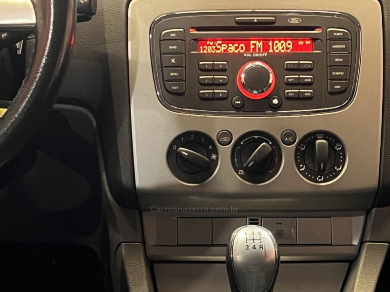 FOCUS 1.6 GLX 16V FLEX 4P MANUAL - 2013 - BENTO GONçALVES