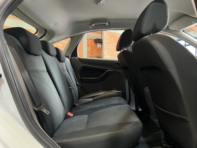 FOCUS 1.6 GLX 16V FLEX 4P MANUAL - 2013 - BENTO GONçALVES