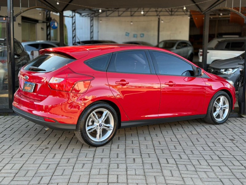 FOCUS 2.0 SE 16V FLEX 4P AUTOMÁTICO - 2015 - LAGOA VERMELHA