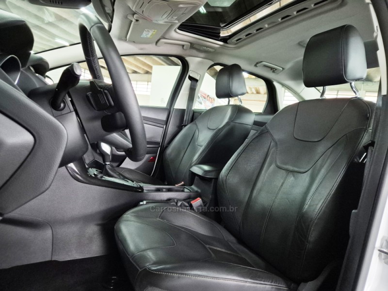 FOCUS 2.0 TITANIUM PLUS FASTBACK 16V FLEX 4P AUTOMÁTICO - 2016 - CAXIAS DO SUL