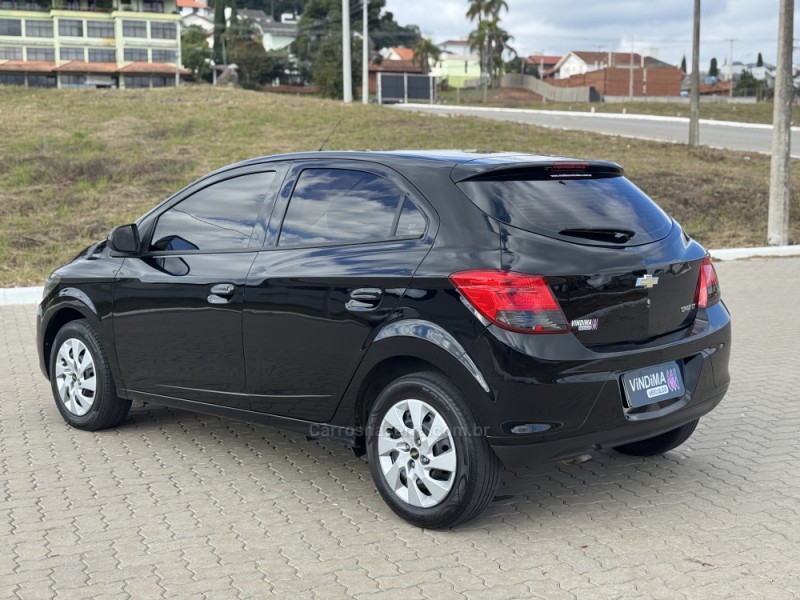 ONIX 1.4 MPFI LT 8V FLEX 4P MANUAL - 2013 - FLORES DA CUNHA