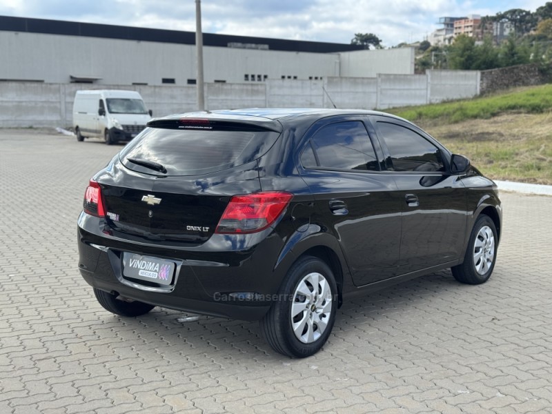 ONIX 1.4 MPFI LT 8V FLEX 4P MANUAL - 2013 - FLORES DA CUNHA