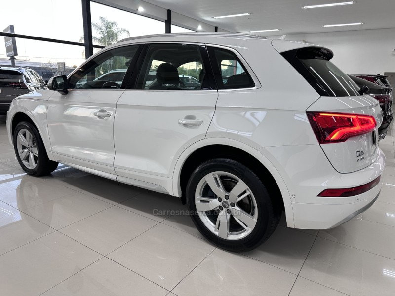 Q5 2.0 TFSI AMBIENTE 16V GASOLINA 4P AUTOMÁTICO - 2018 - CHARQUEADAS