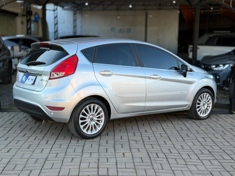 FIESTA 1.6 TITANIUM HATCH 16V FLEX 4P AUTOMÁTICO - 2014 - LAGOA VERMELHA