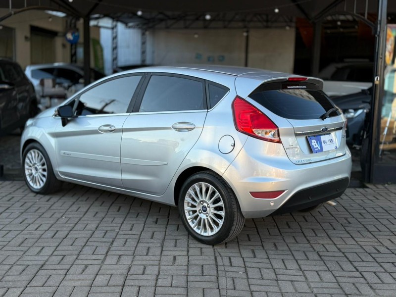 FIESTA 1.6 TITANIUM HATCH 16V FLEX 4P AUTOMÁTICO - 2014 - LAGOA VERMELHA